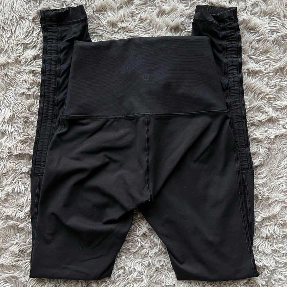 Lululemon Athletica Full Length High Rise Leggings w/ Mesh Detailing Size 4